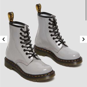 DR Marten 1460 WOMEN'S PATENT LEATHER LACE UP BOOTS